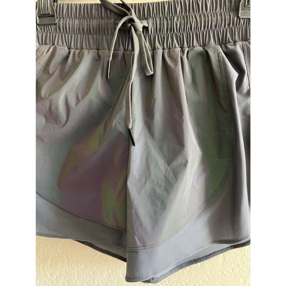 Like New! Curves N Combatboots Holographic Metallic Running Shorts S - Picture 3 of 12
